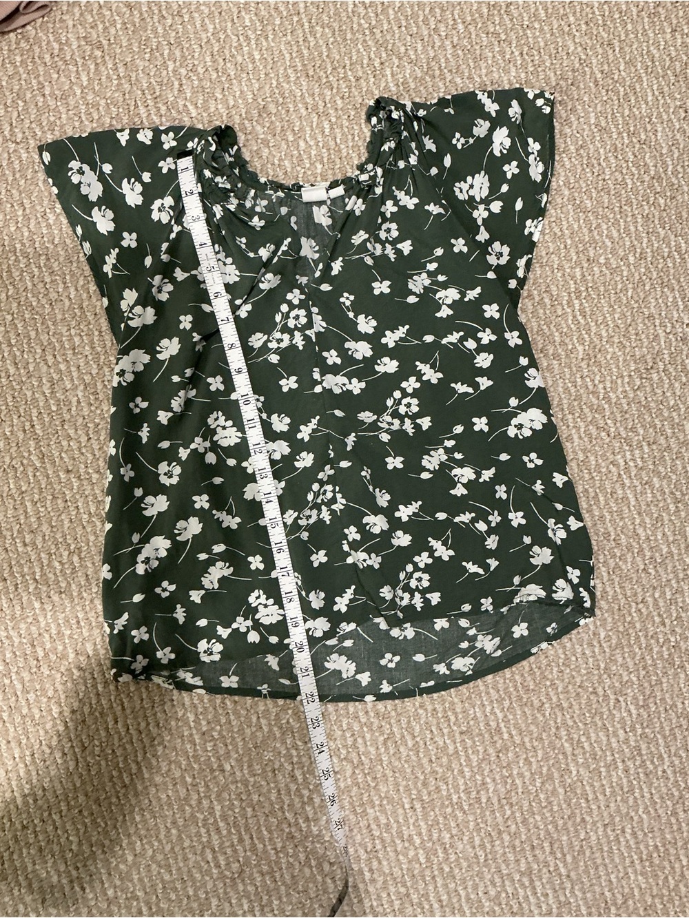 NWOT GAP flutter sleeve blouse
